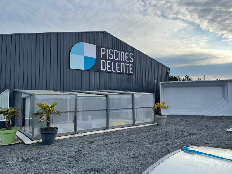 Magasin Piscines Delente dans le Calvados partenaire Abrisud Pro abris piscine