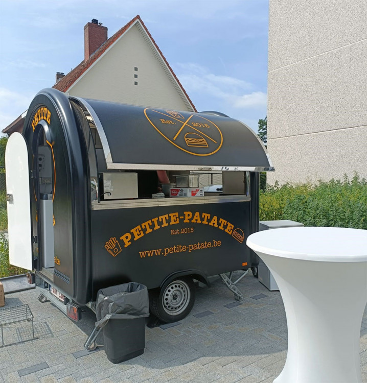 Food truck &agrave; l'inauguration de l'agence