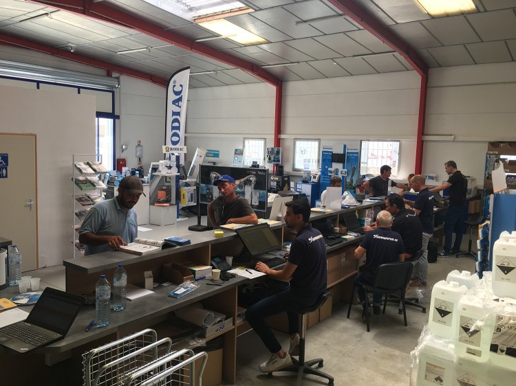 Clients &agrave; l'ouverture de l'agence SCP Montpellier