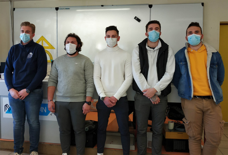 Les 5 apprentis de l'&eacute;preuve nationale MAF Piscine