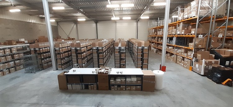 Centre logistique PSL de SCP stock pi&egrave;ces d&eacute;tach&eacute;es piscine et spa