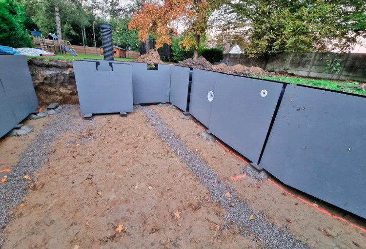 Positionnement des modules de coffrage brevet&eacute;s Unib&eacute;o apr&egrave;s terrassement