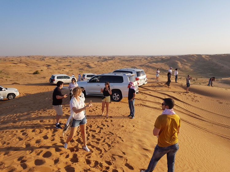 Le d&eacute;sert de Duba&iuml; clients Astralpool official Partner 2020