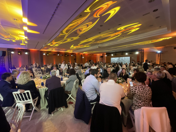 Soir&eacute;e conviviale au Congr&egrave;s Annuel d'Everblue Piscines