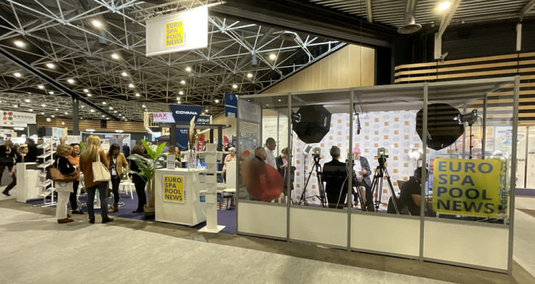 Stand d'EuroSpaPoolNews et son Pool Studio &agrave; Piscine Global 2022