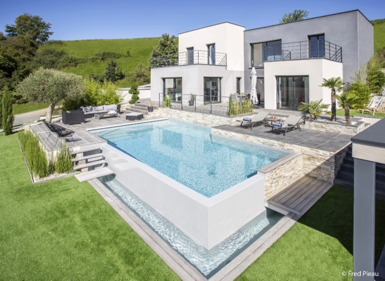 Troph&eacute;e d'or - Cat&eacute;gorie 2m piscines d&eacute;coration (Everblue Piscines)