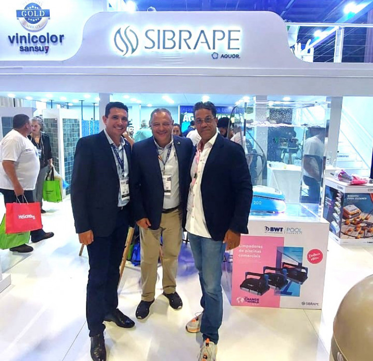 Rogero Dias, Directeur Commercial, Ricardo Silva, Directeur G&eacute;n&eacute;ral de Sibrape et Joel FD Copeman, Export Sales Manager BWT Pool Products