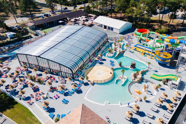 abri piscine VEGAMASTER de VEGAMETAL By Fluidra camping Camp&eacute;ole M&eacute;doc Plage
