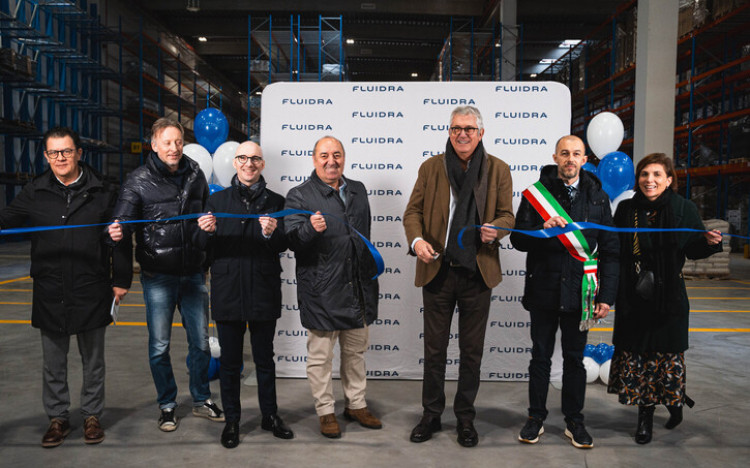 Taglio del nastro per l'inaugurazione ufficiale del polo logistico Fluidra di Castrezzato