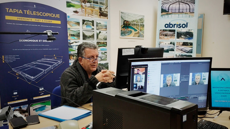 Formations &agrave; distance vente abris piscine Abrisol avec Claude Crouzat 