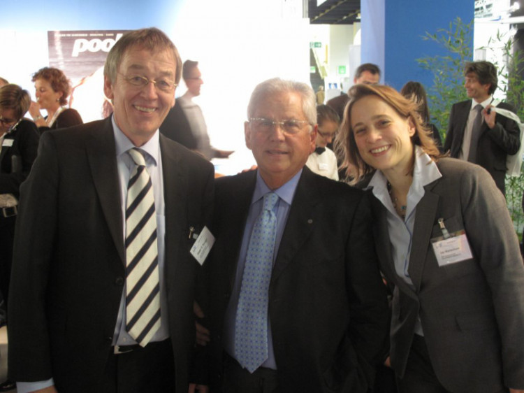 Der Pr&auml;sident des italienischen Verbandes Assopiscine Dott. Francesco Capoccia (Mitte), Ute Wanschura und Dieter C. Rangol (bsw-Gesch&auml;ftsstelle)