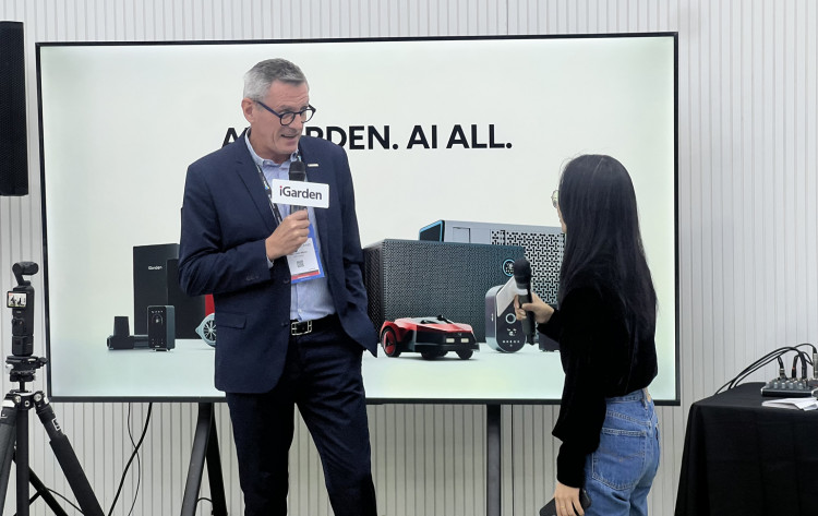 Jean-Louis Albouy, Directeur de SCP Europe, sur le stand d'iGarden &agrave; Piscina Barcelona 2025