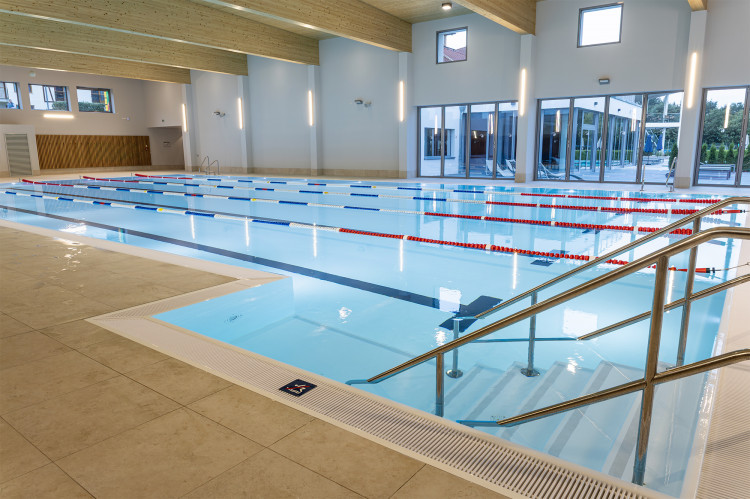 Das halbolympische KWS-Hallenbad in Segmentbauweise