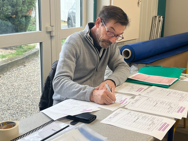 Jérôme Lalfert corrigeant les QCM