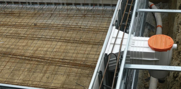 Les pi&egrave;ces &agrave; sceller sont directement int&eacute;gr&eacute;es dans le b&eacute;ton