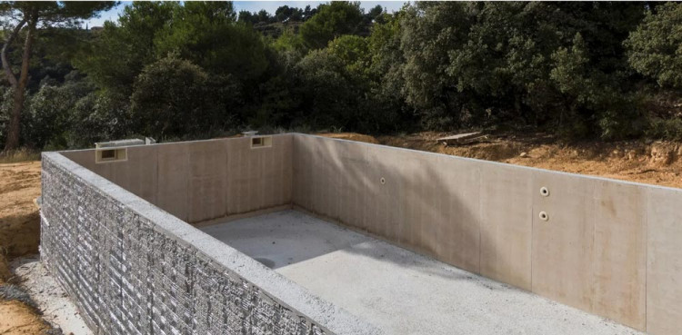 Piscine coul&eacute;e Marinal