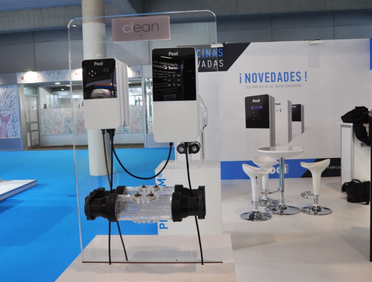 Nouvelle g&eacute;n&eacute;ration &eacute;lectrolyseurs Natural Pool stand Pool Technologie Piscina & Wellness 2019