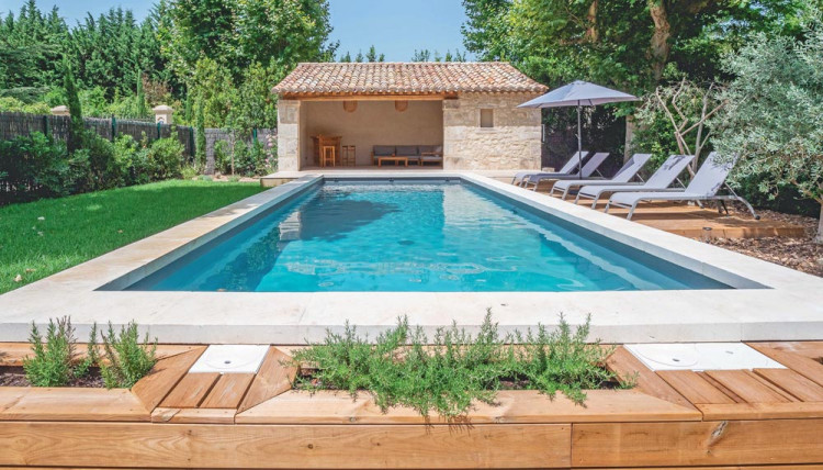 Construction d'une piscine Oz&eacute;o