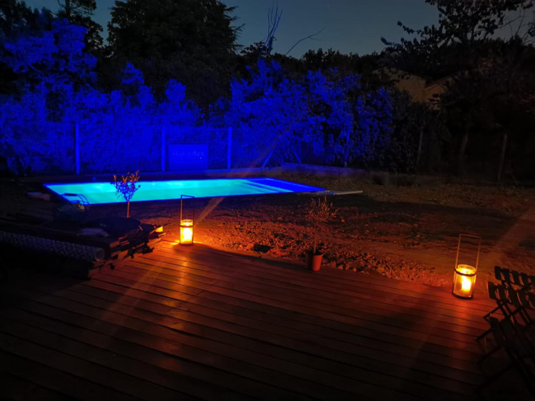 Piscine du concours photos CCEI &eacute;clairage projecteur mini BRiO sur Instagram