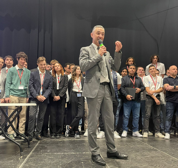 St&eacute;phane Figueroa et les &eacute;l&egrave;ves du CFA Journ&eacute;e Pro Pierrelatte 2024