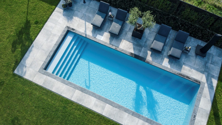 Piscine pr&eacute;fabriqu&eacute;e en polypropyl&egrave;ne Bluefino