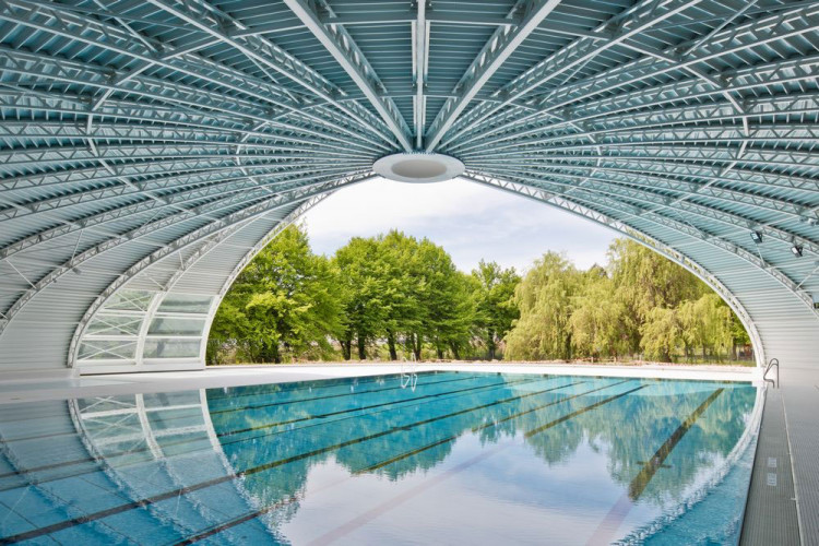 piscine Tournesol des Abrets-en-Dauphin&eacute; Z Architecture pool Design Awards Piscine Global Europe