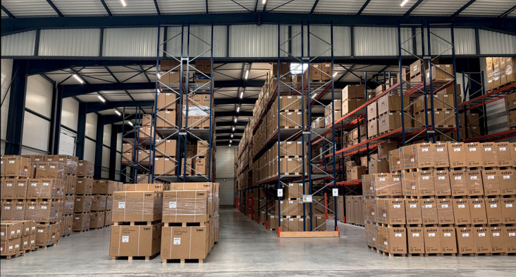 Plus de 4 000 m² de stockage. Polytropic