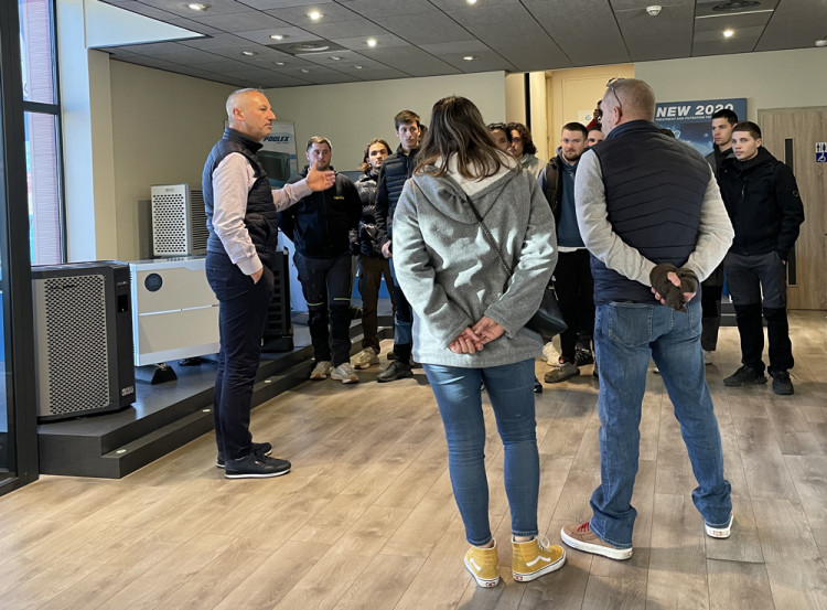 Visite guid&eacute;e de Poolstar pour les &eacute;tudiants du CFA IFIR M&eacute;tiers de la Piscine