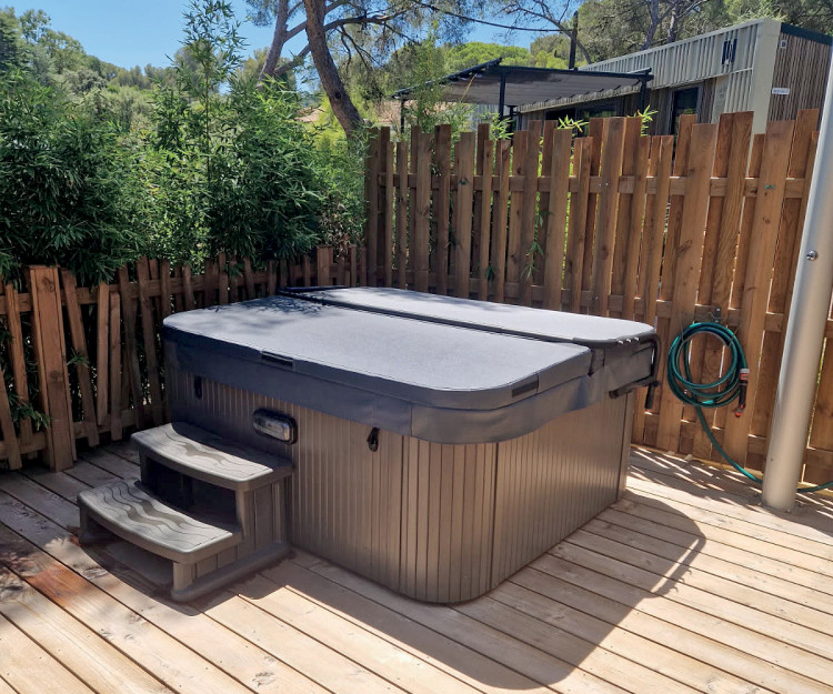 Spa chauff&eacute; par les PAC Poolex