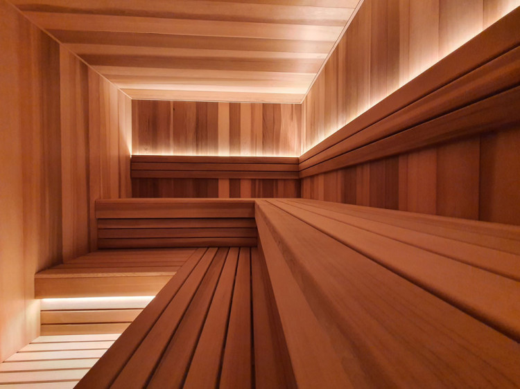 Sauna int&eacute;rieur sur mesure en essence de Red Cedar
