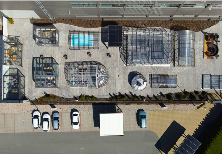 Vue a&eacute;rienne du showroom Alukov