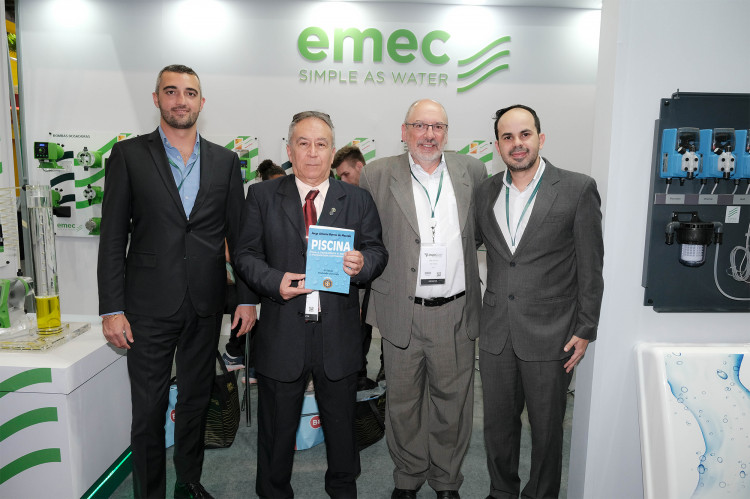 Jorge Ant&ocirc;nio Barros de Macedo sur le stand EMEC