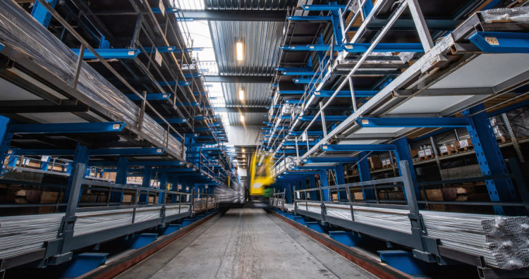 Entrep&ocirc;t de stockage des lames de volets flottants volets roulants volets s&eacute;curit&eacute; piscine T&A Geel Belgique