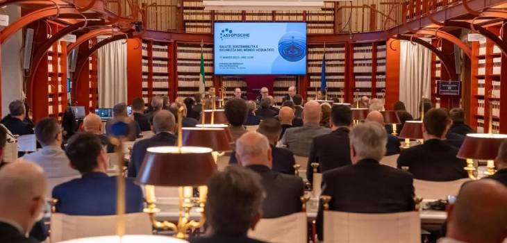 Il convegno Assopiscine nella sala del Refettorio della Camera dei Deputati a Roma