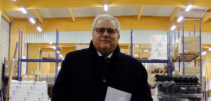 Michel MORIN Pr&eacute;sident de Mondial Piscine dans l'usine