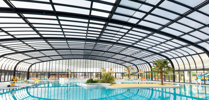 Abri piscine de collectivit&eacute; fixe VEGAMETAL By Fluidra &copy; MS VACANCES