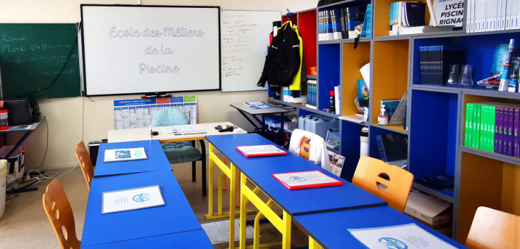 Lyc&eacute;e de Rignac, salle de cours th&eacute;oriques