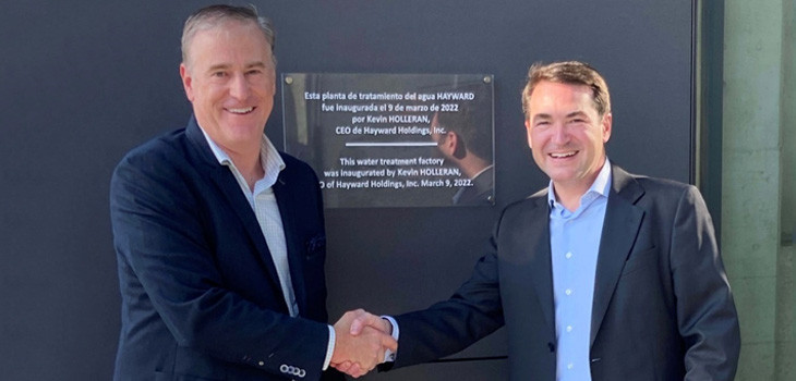 Kevin Holleran, CEO d'Hayward Fernando Blasco Directeur g&eacute;n&eacute;ral Europe inauguration site Barcelone