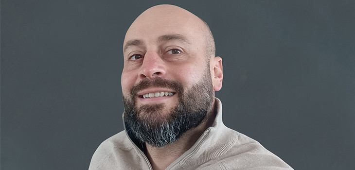 Ludovic Pauchard,chef de l'entreprise C&ocirc;t&eacute; Jardin concessionnaire Everblue Piscines