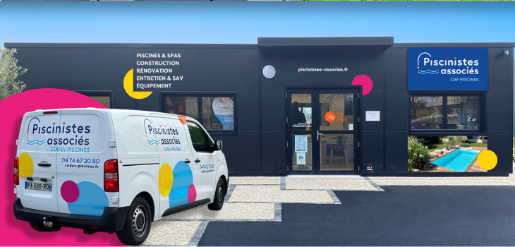 Nouvelle enseigne &laquo; Piscinistes Associ&eacute;s &raquo;