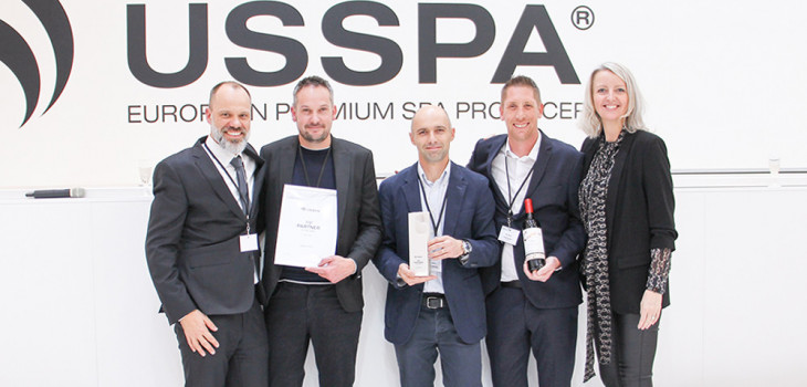 Remise des Prix des meilleurs vendeurs USSPA sur le stand
