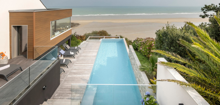 Or ex-aequo Piscine familiale angulaire moins de 40 m&sup2; : Armor&eacute;al Everblue- &copy;Fred Pieau trophees fpp