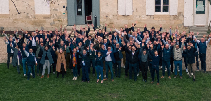 Equipe Piscines de France au Ch&acirc;teau des Dauphins situ&eacute; &agrave; Saint Loub&egrave;s (33).