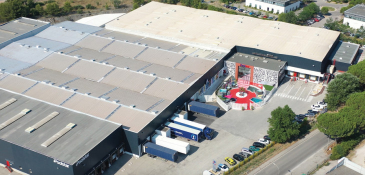 Vue a&eacute;rienne du si&egrave;ge Poolstar entrep&ocirc;t stockage stock mat&eacute;riel piscine spa