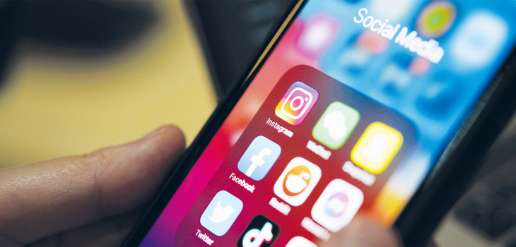 R&eacute;seaux sociaux sur smartphone