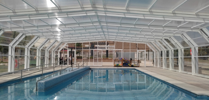 Cubierta Palma para la piscina terap&eacute;utica de Granada
