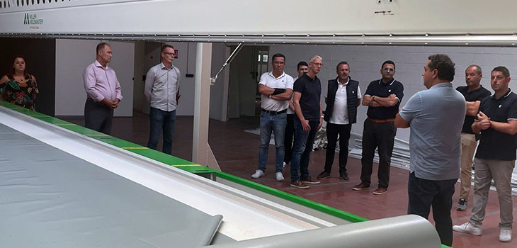 La visite des &eacute;quipes de Ventes de T&A Group nouveau site production Walter Pool