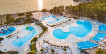 Dryden DAISY&reg; for outdoor pool in Croatia