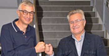 2 leaders s'associent pour cr&eacute;er un nouvel appareil de traitement de l'eau des piscines