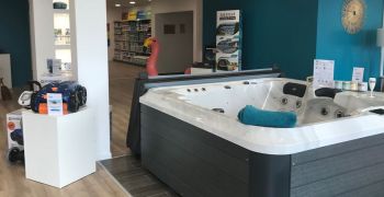 Nouveau showroom Aquilus Piscines & spas &agrave; Pontault-Combault